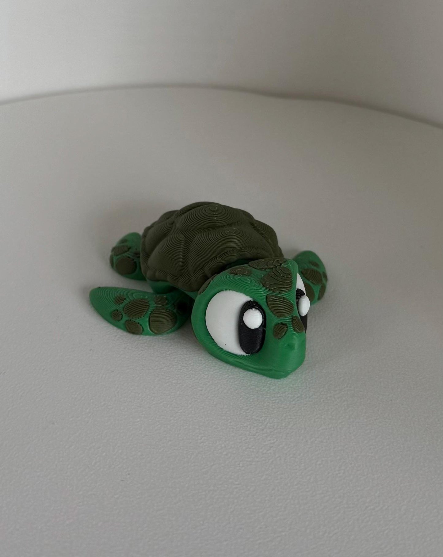 Adorable Articulated Sea Turtle – 3D Printed Fidget Toy / Classroom Desk Buddy - Gathering Moss