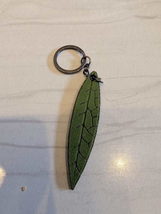 Hoya Leaf Keychains – Plant Lover Gift, Rare Hoya Accessory - Gathering Moss