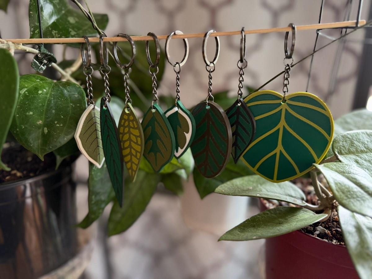 Hoya Leaf Keychains – Plant Lover Gift, Rare Hoya Accessory - Gathering Moss